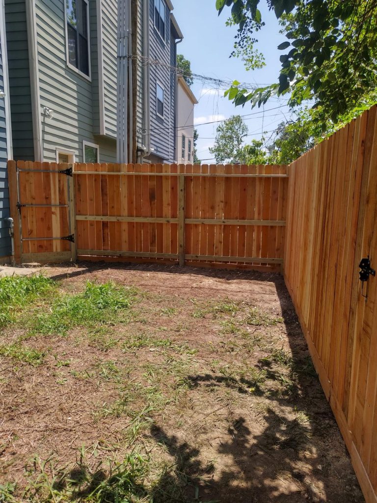 Crafting a Stunning Wooden Fence in Houston Texas