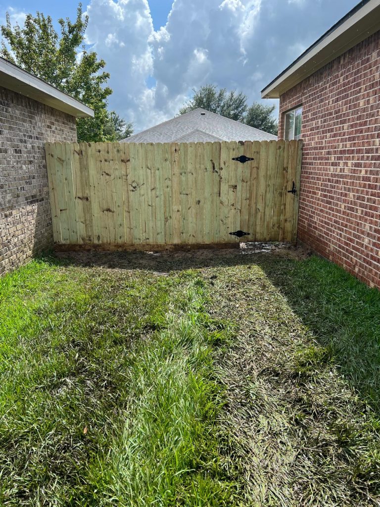 Crafting an Elegant Cedar Fence Top and Trim in Spring Texas